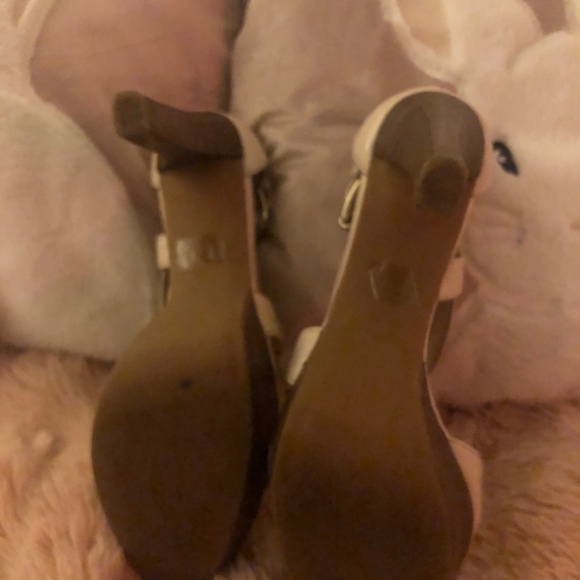 Michael Kors cream and gold high heels great condition - Picture 4 of 4